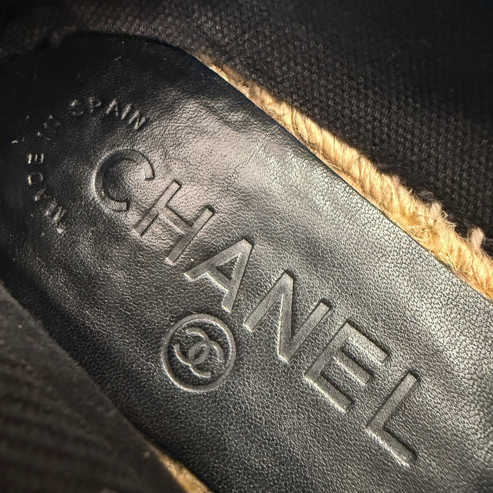 CHANEL CC :Logo Black & Beige Two Tone Espadrilles IT38 - Picture 7 of 9